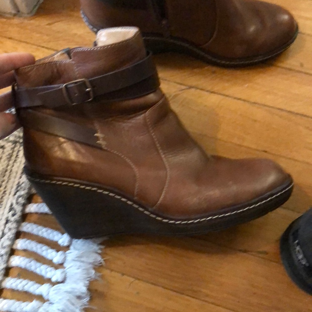 Brown leather boot